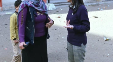 إقالة مديرة وإحالة مقصرين للتحقيق بعد زيارة مفاجئة لمحافظ البحيرة بمصر